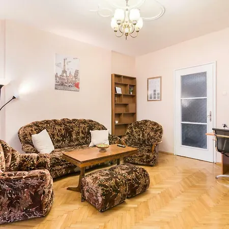 Rakovski Street Three Bedroom Ten People Spacious * Sofia