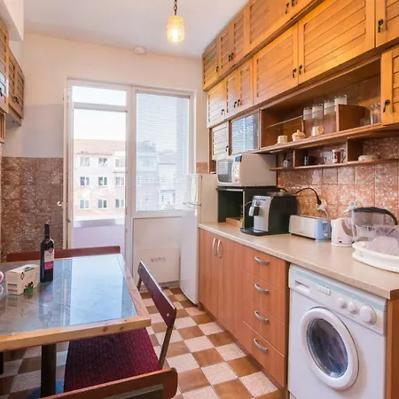 Apartment Rakovski Street Three Bedroom Ten People Spacious *