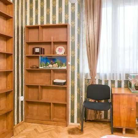 Apartment Rakovski Street Three Bedroom Ten People Spacious