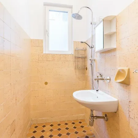 Apartment Rakovski Street Three Bedroom Ten People Spacious Sofia